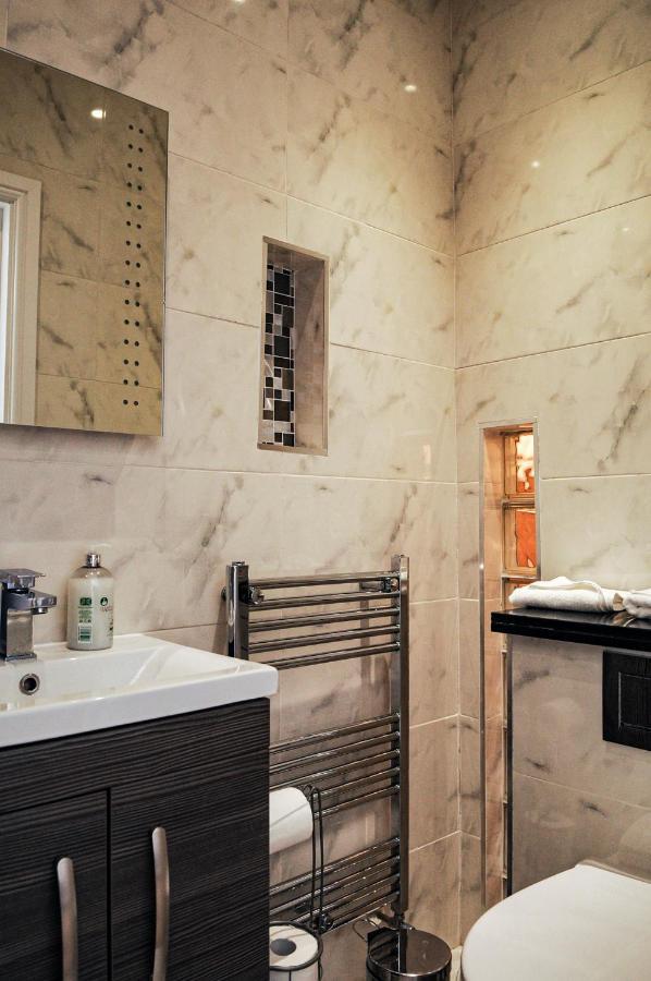 Appartement Luxury 5 Star - Parking, Garden, Nr Greater Metro Stations Londres